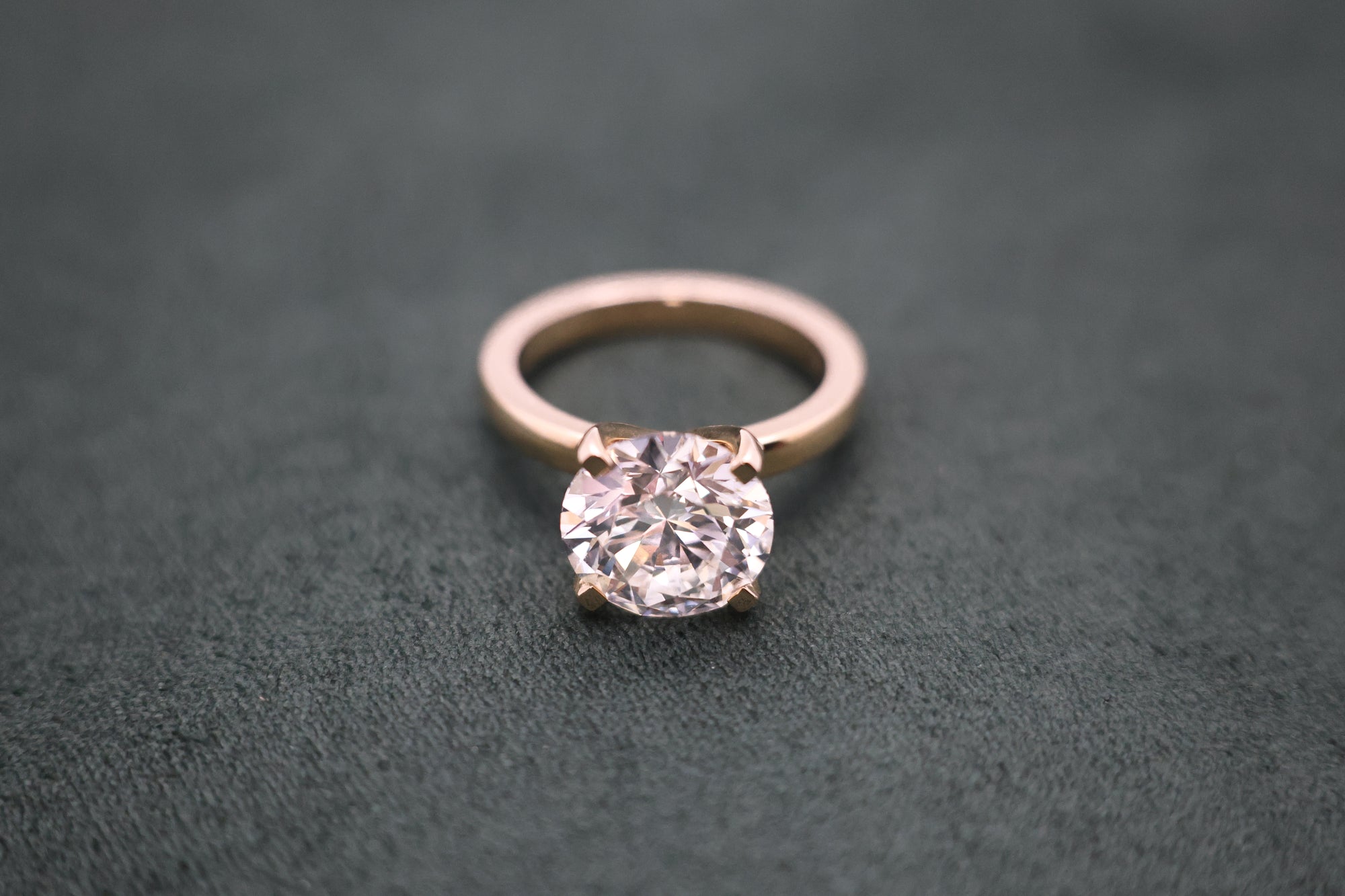 IGI Certified Lab-Grown Diamond Solitaire Engagement Ring – 4-Prong