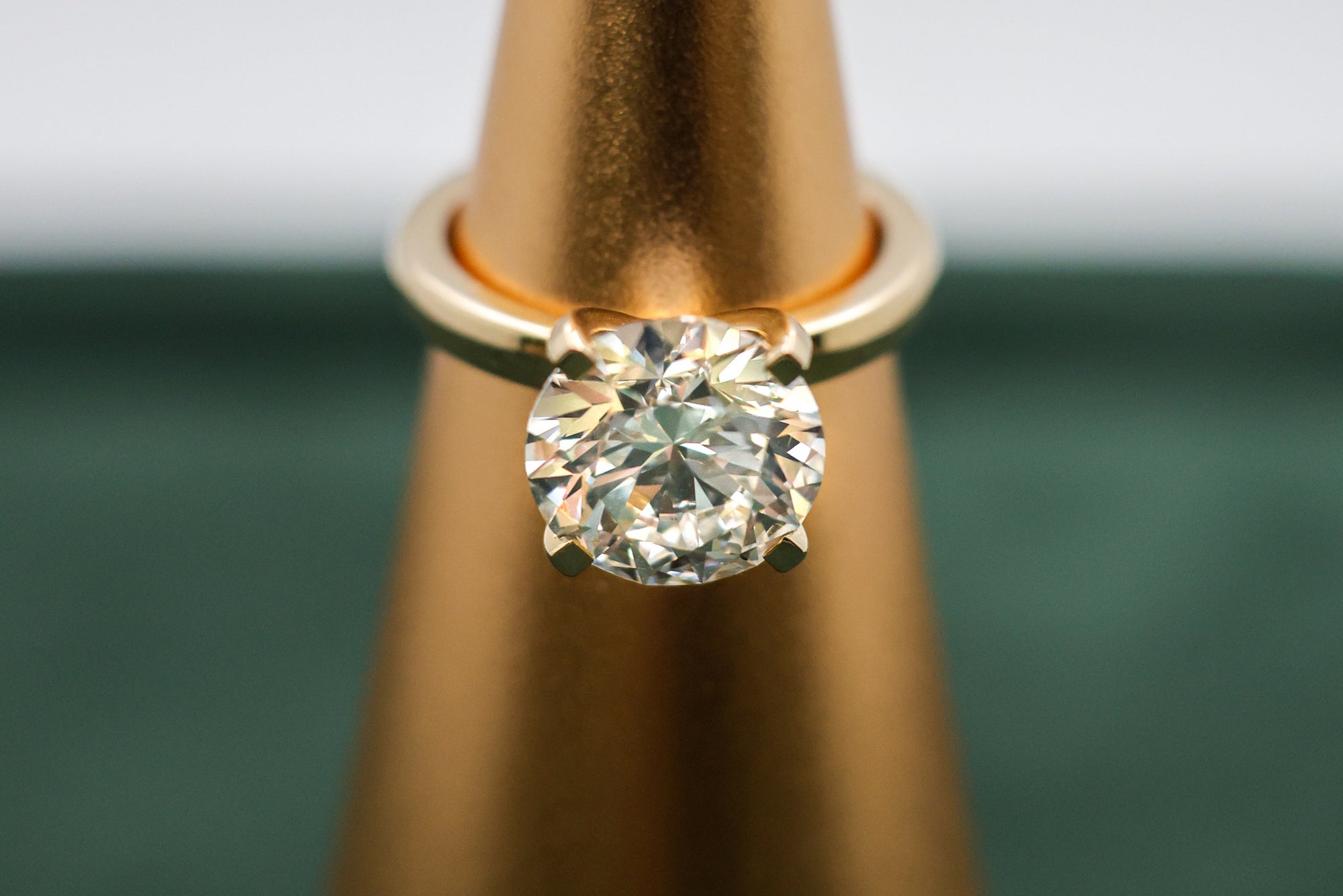 IGI Certified Lab-Grown Diamond Solitaire Engagement Ring – 4-Prong