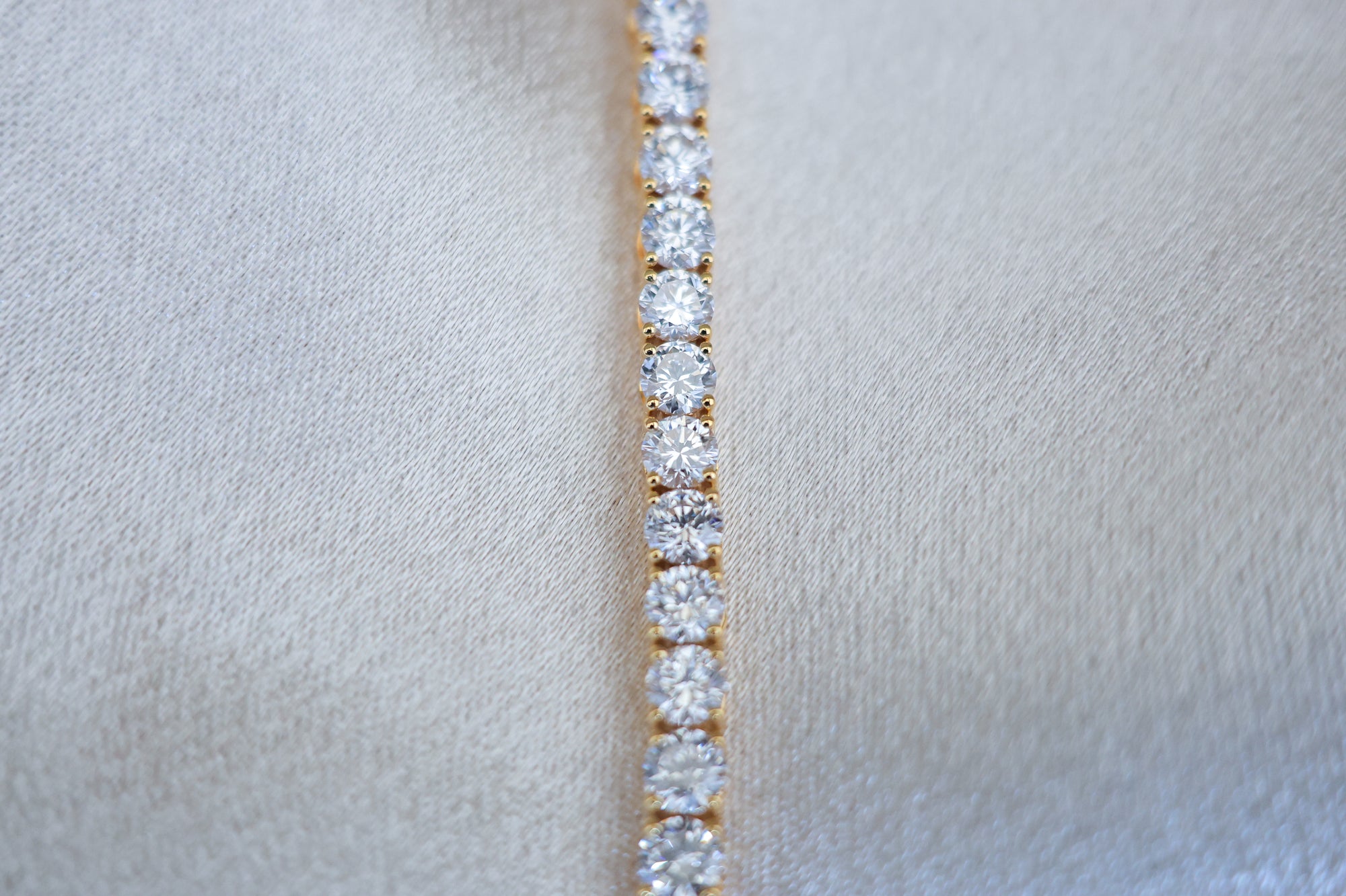 Lab-Grown Round Diamond Tennis Bracelet
